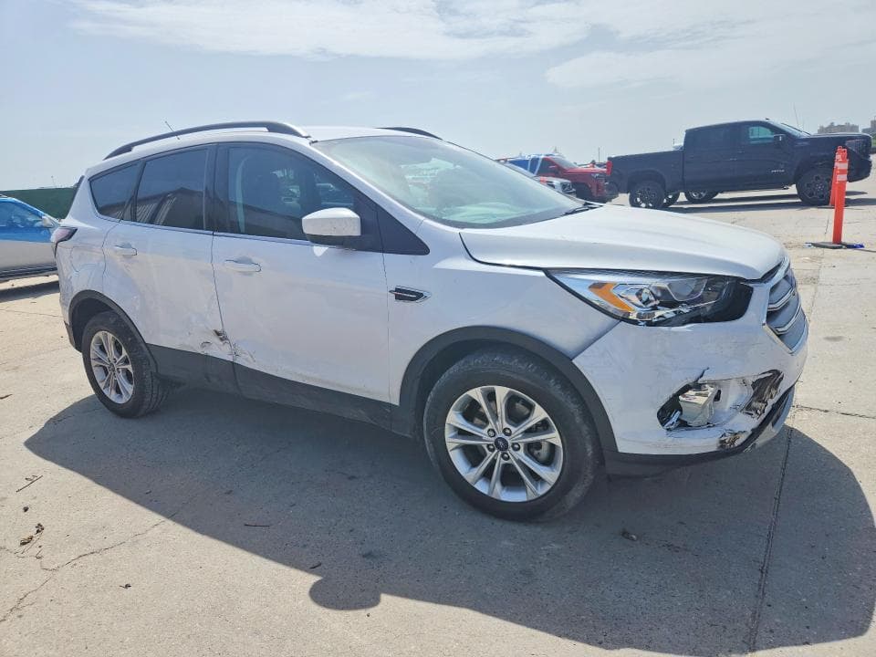 2017 FORD ESCAPE SE 4