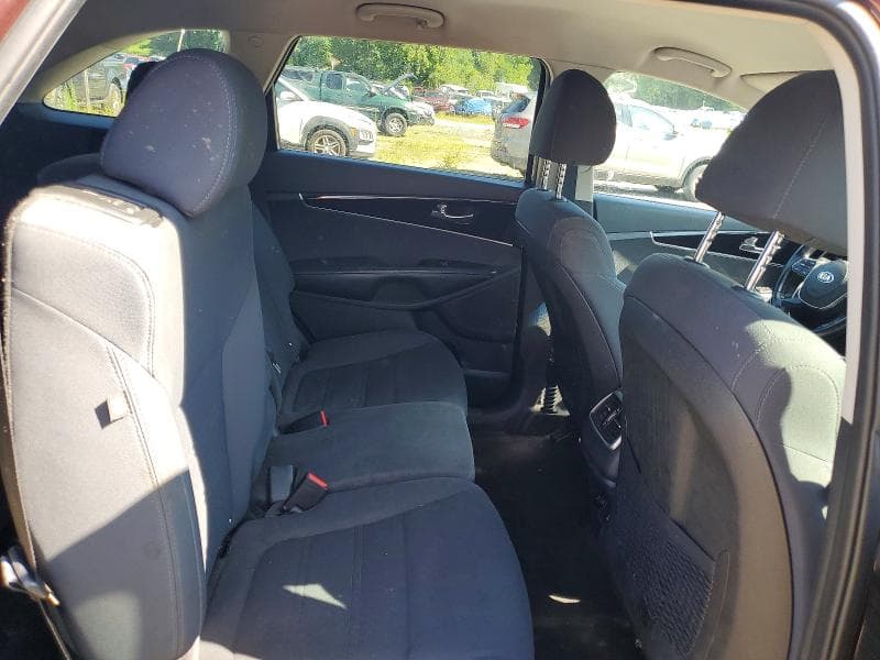 2019 KIA SORENTO LX 11