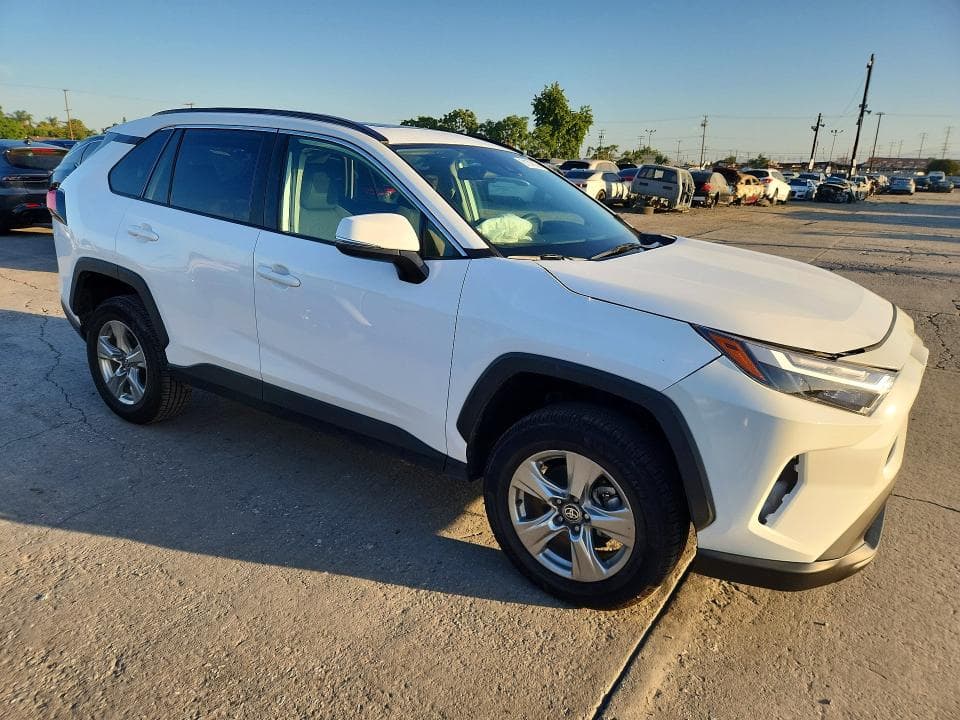 2024 TOYOTA RAV4 XLE XLE 4