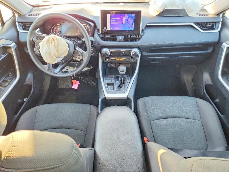 2024 TOYOTA RAV4 XLE XLE 8