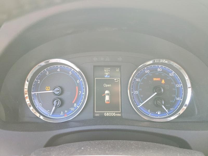2018 TOYOTA COROLLA SE 9