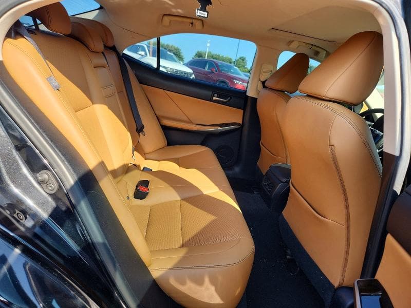 2017 LEXUS IS 300 10