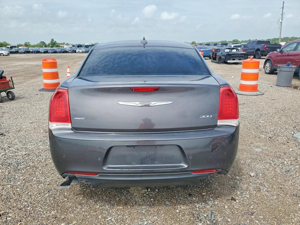 2018 CHRYSLER 300 S 6
