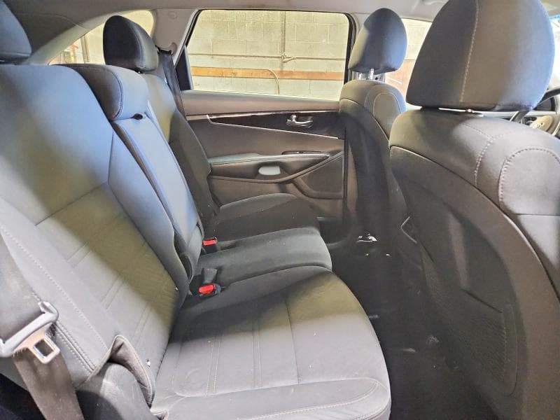 2019 KIA SORENTO LX 11