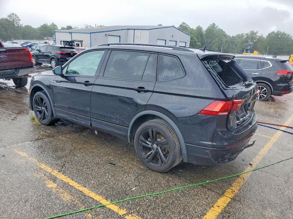2023 VOLKSWAGEN TIGUAN SE R-LINE BLACK 2
