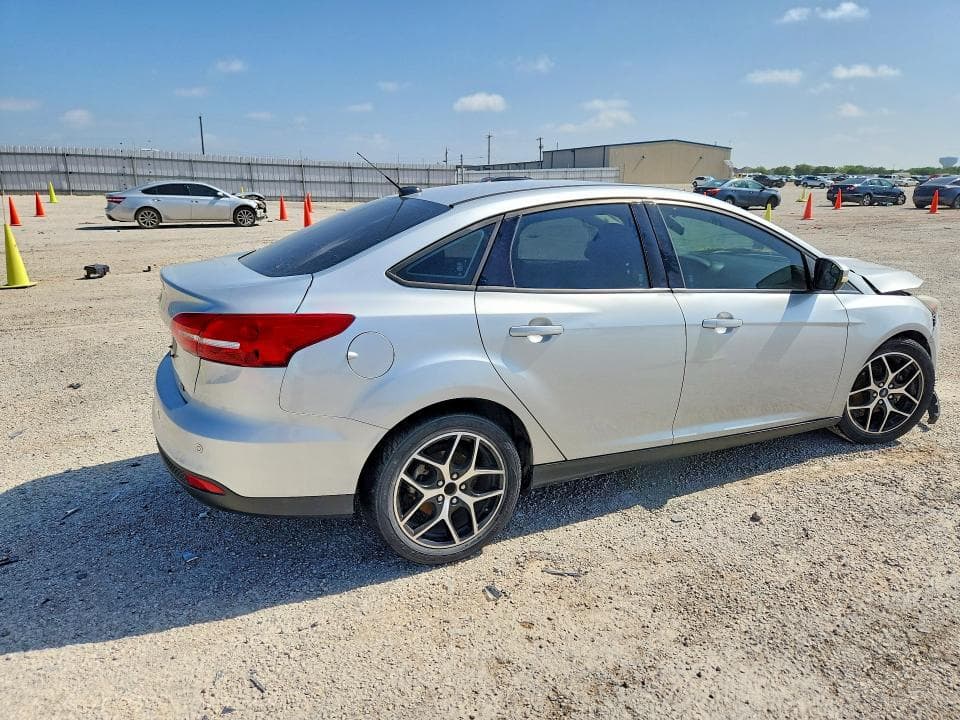 2017 FORD FOCUS SEL 3