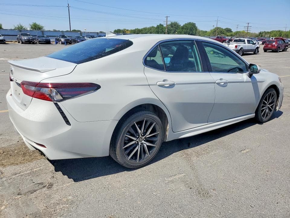 2024 TOYOTA CAMRY SE 3