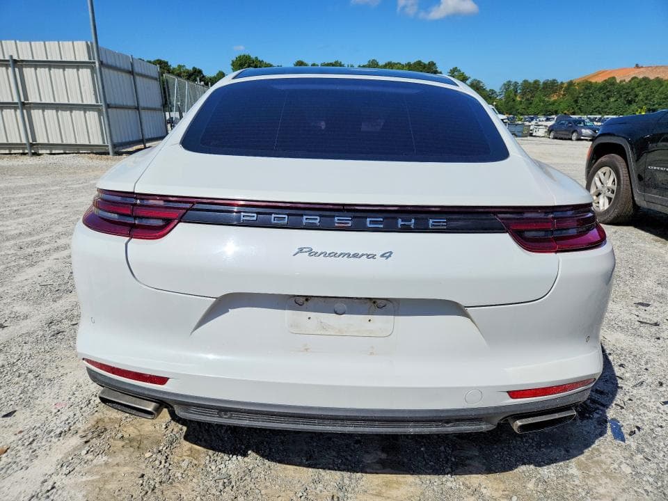 2018 PORSCHE PANAMERA 4 6