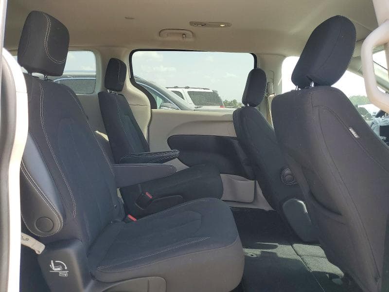 2023 CHRYSLER VOYAGER LX 11