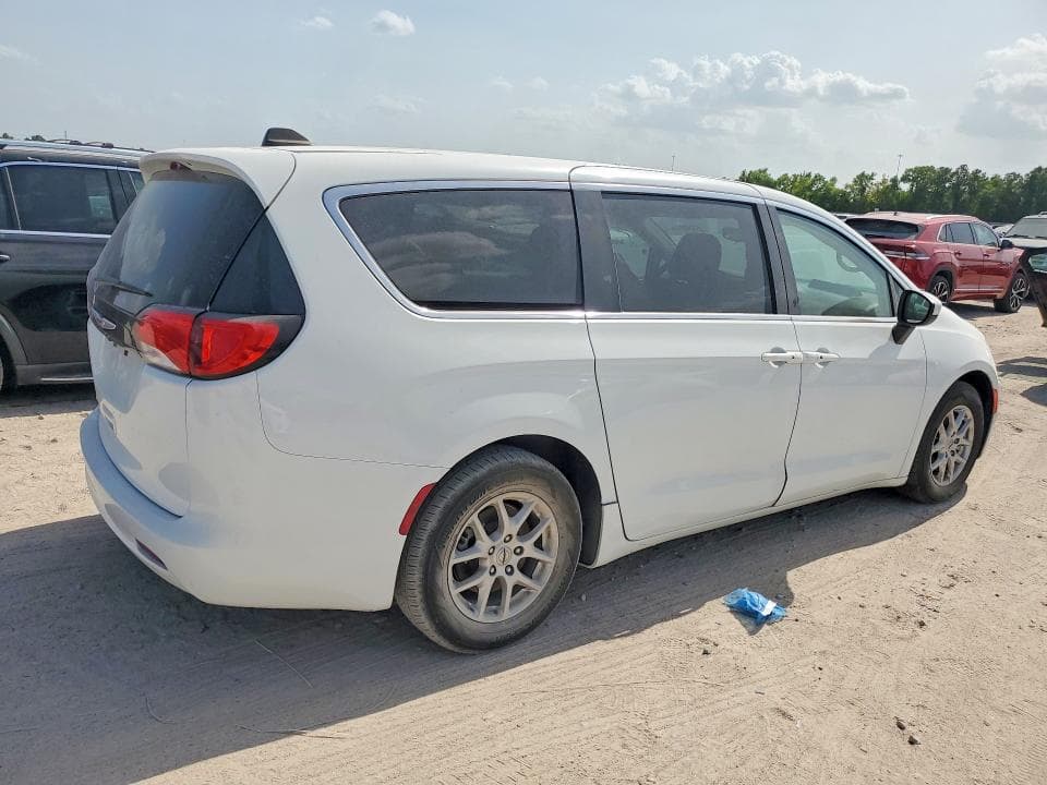 2023 CHRYSLER VOYAGER LX 3