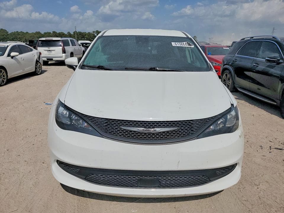 2023 CHRYSLER VOYAGER LX 5