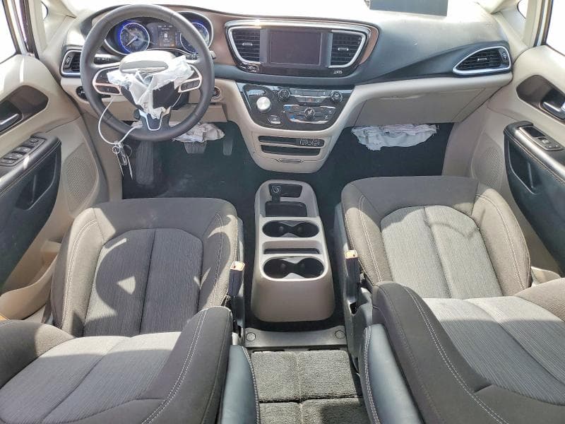 2023 CHRYSLER VOYAGER LX 8