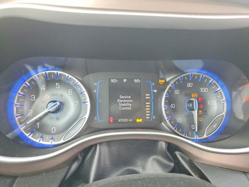 2023 CHRYSLER VOYAGER LX 9