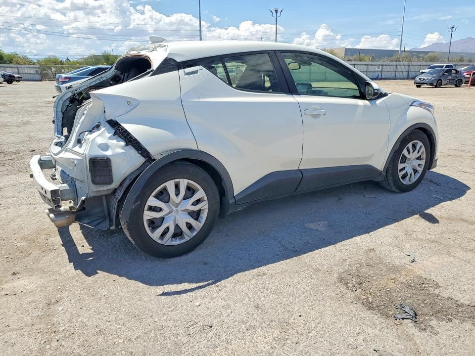 2019 TOYOTA C-HR LE 3