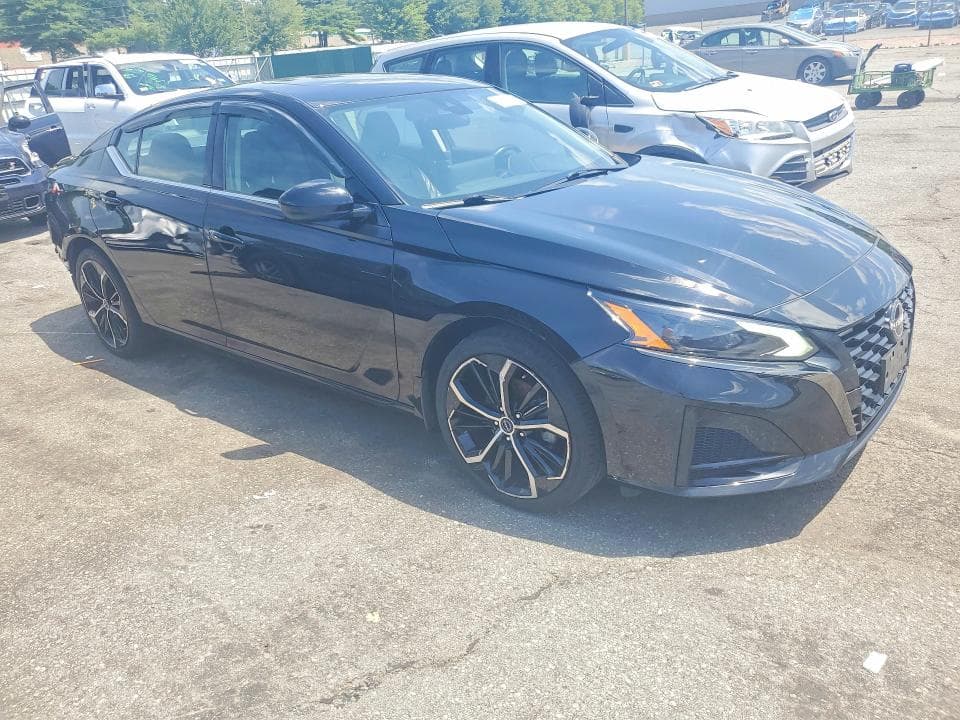 2023 NISSAN ALTIMA SR 4
