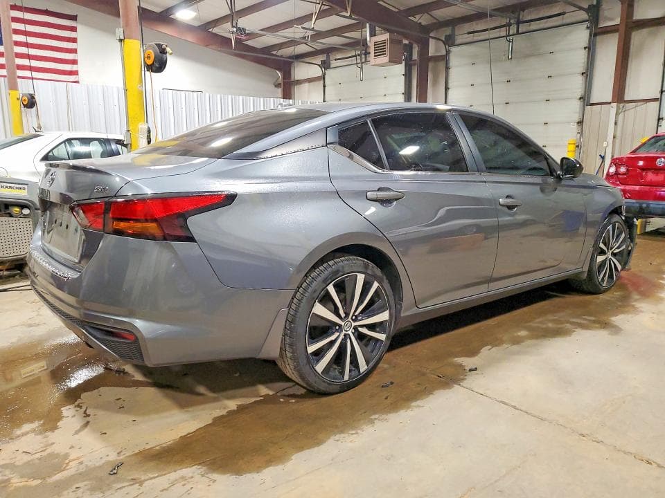 2021 NISSAN ALTIMA SR 3
