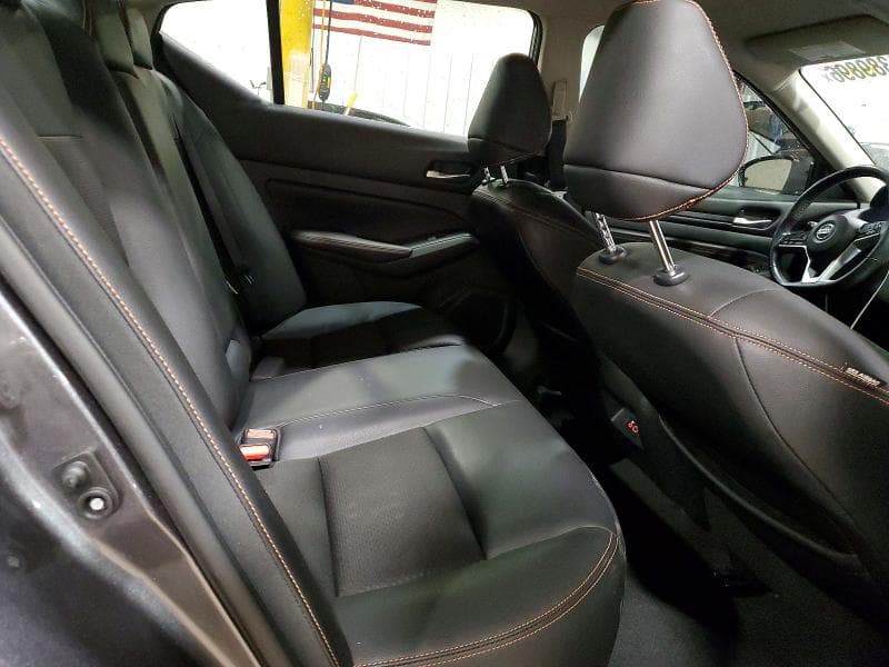 2021 NISSAN ALTIMA SR 10