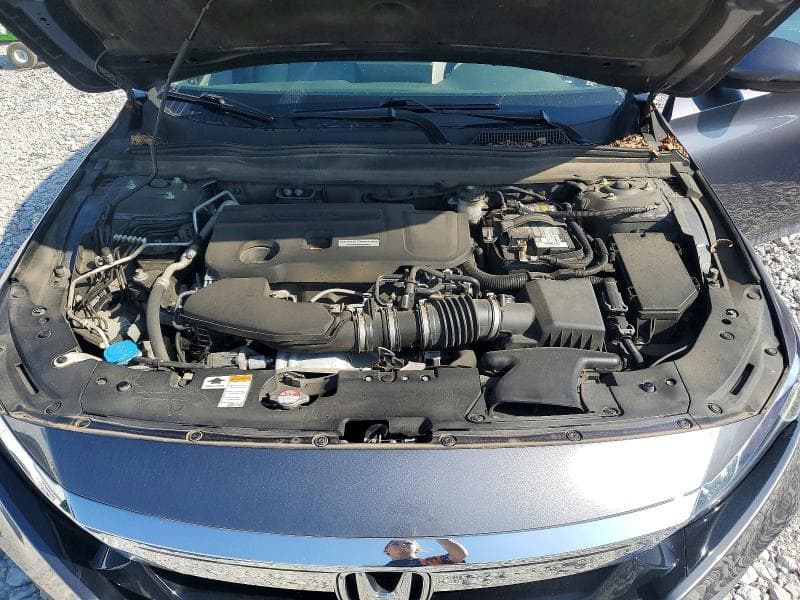 2018 HONDA ACCORD 4D 11