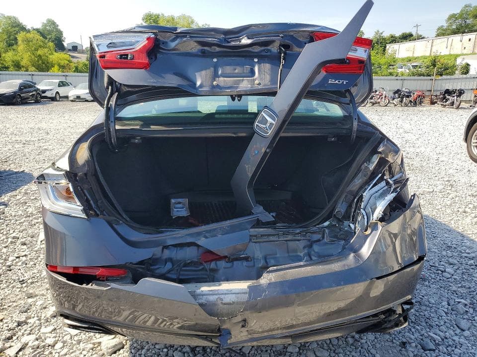 2018 HONDA ACCORD 4D 6