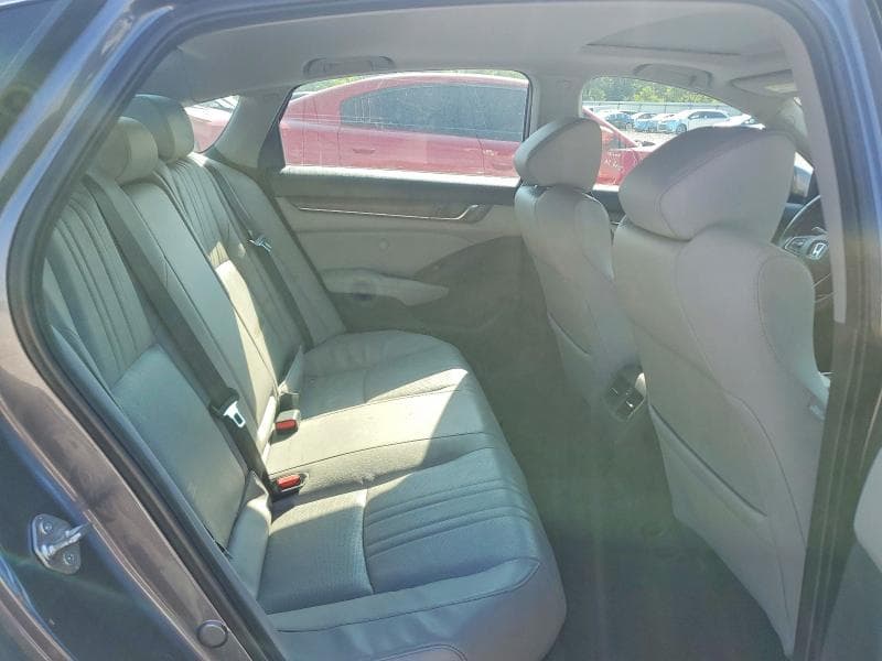2018 HONDA ACCORD 4D 10