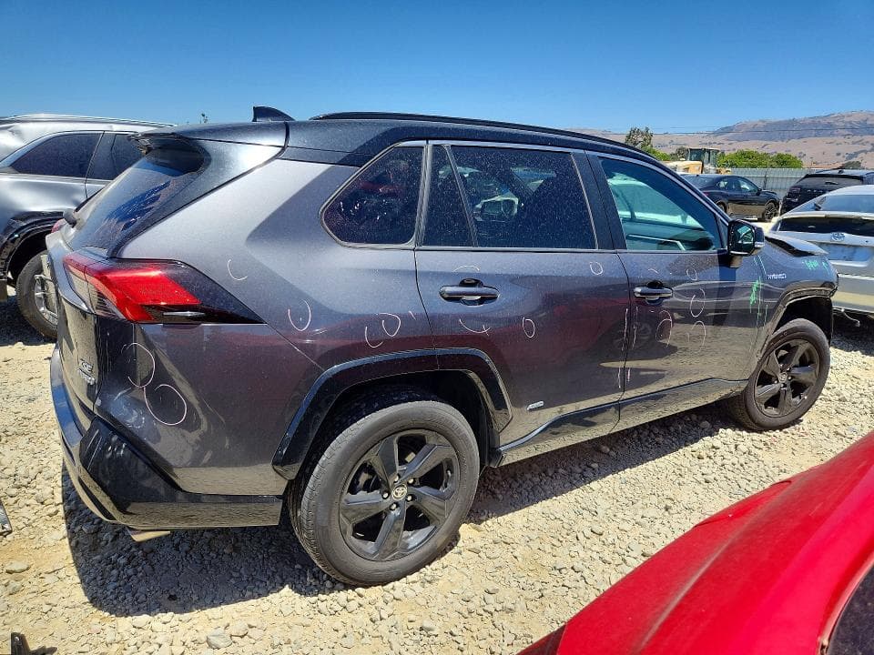 2021 TOYOTA RAV4 XSE 3