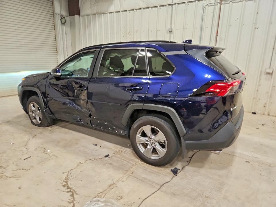 2024 TOYOTA RAV4 XLE 2