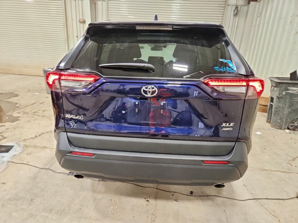 2024 TOYOTA RAV4 XLE 6
