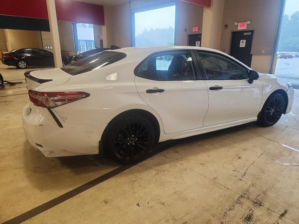 2019 TOYOTA CAMRY SE 3