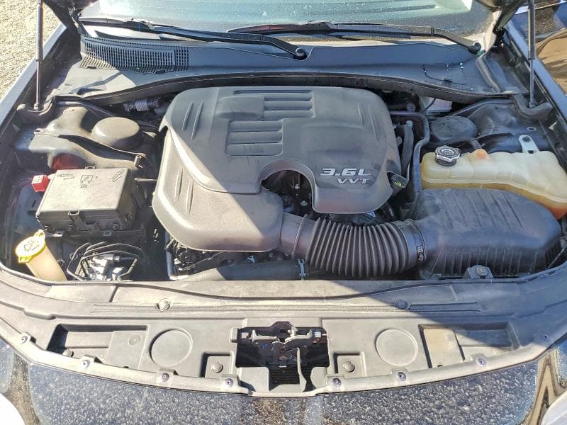 2019 CHRYSLER 300 LIMITED 11