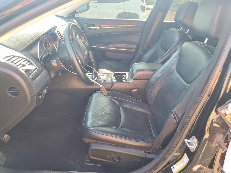 2019 CHRYSLER 300 LIMITED 7