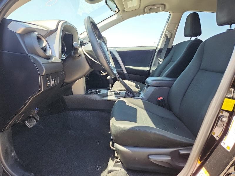2017 TOYOTA RAV4 LE 7