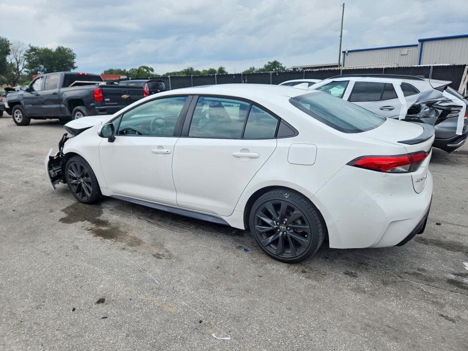 2023 TOYOTA COROLLA XSE 2