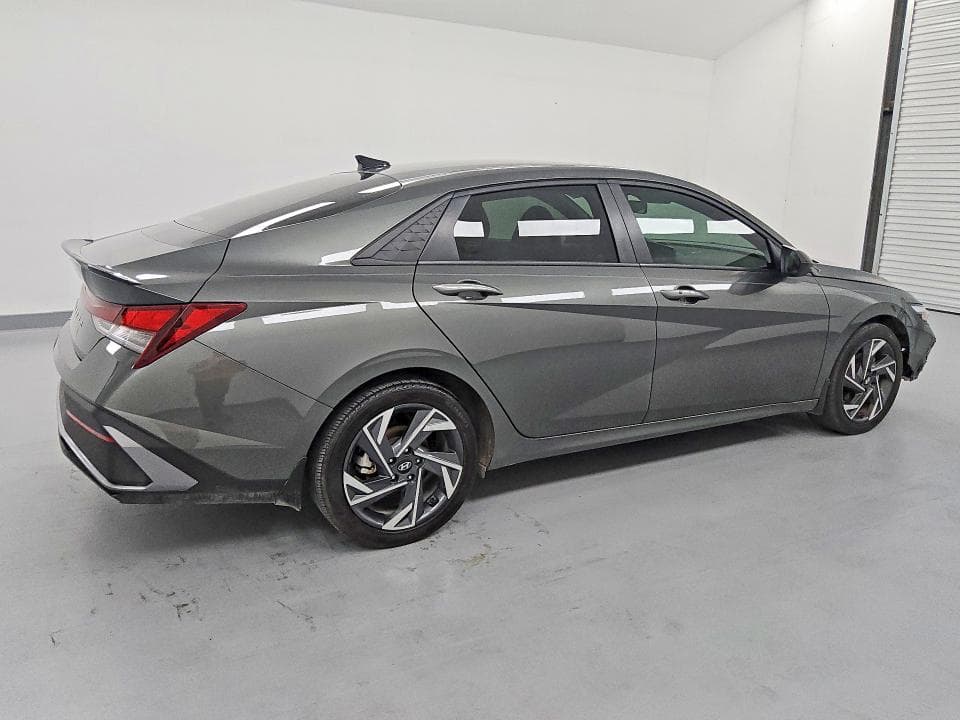 2025 HYUNDAI ELANTRA SEL SPORT 3