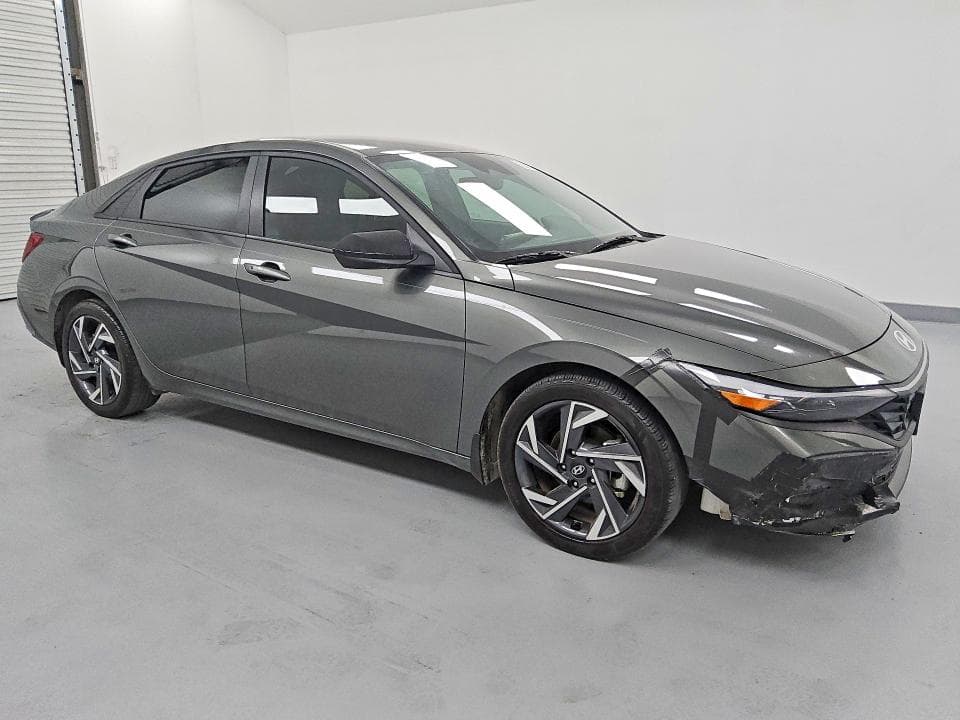 2025 HYUNDAI ELANTRA SEL SPORT 4