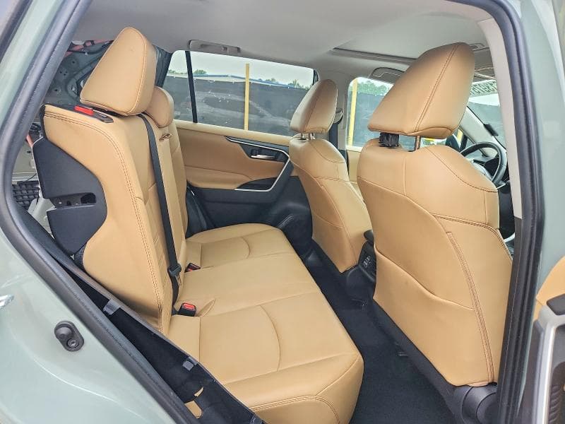 2021 TOYOTA RAV4 XLE PREMIUM 11