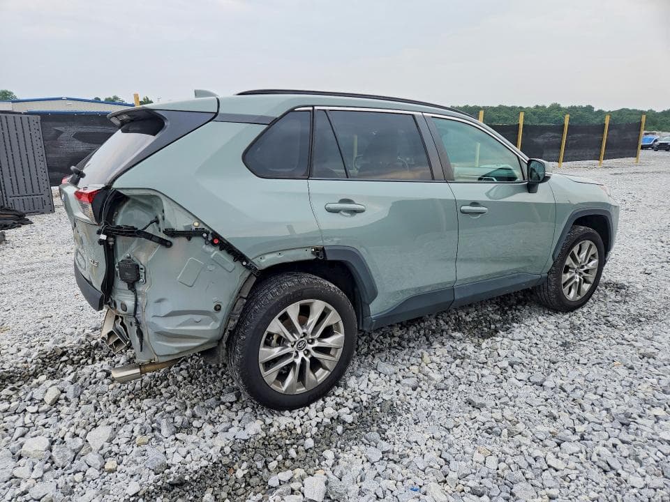 2021 TOYOTA RAV4 XLE PREMIUM 3