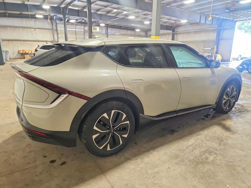2024 KIA EV6 WIND 3