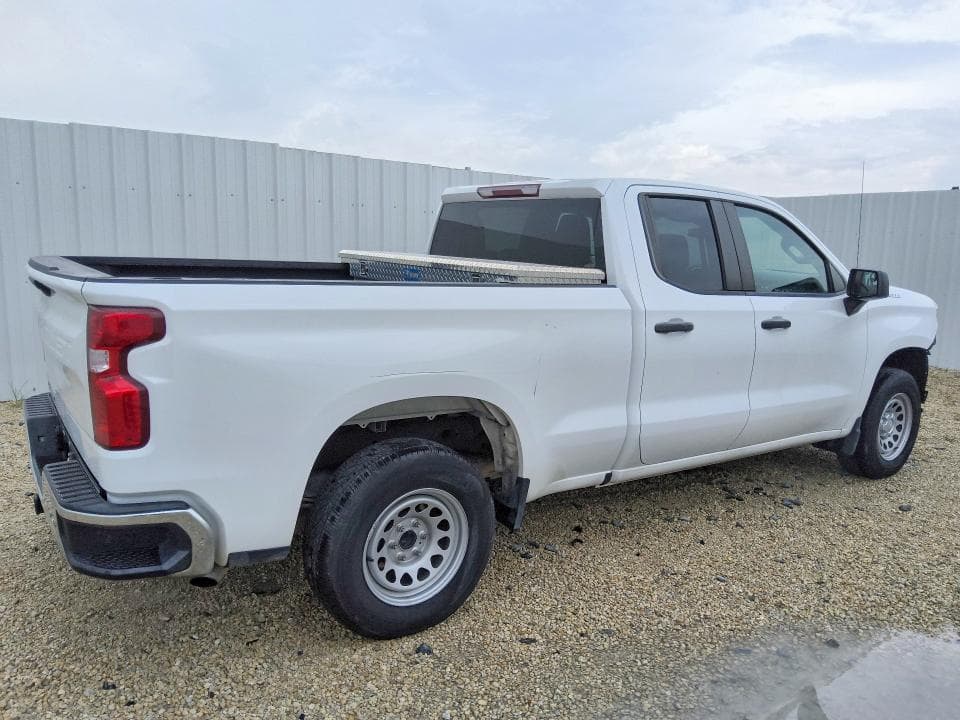 2023 CHEVROLET SILVERADO C1500 3