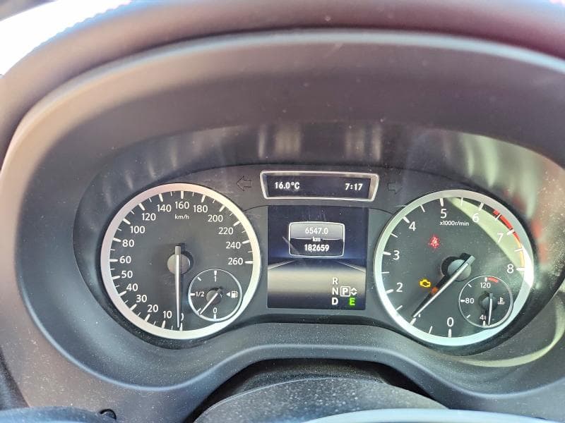 2017 INFINITI QX30 BASE BASE 9