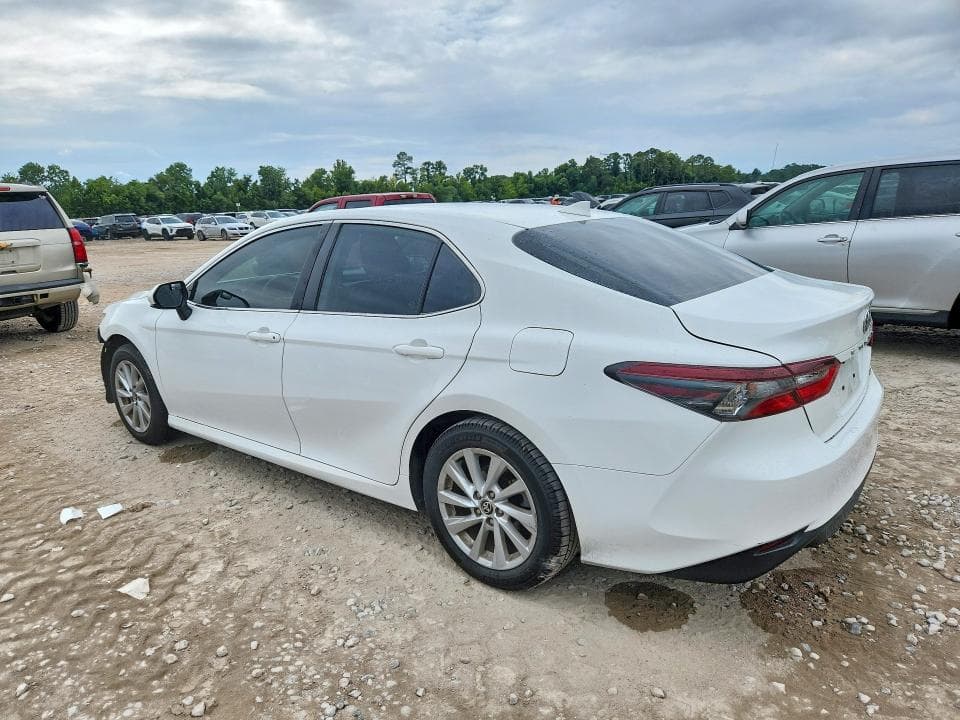 2022 TOYOTA CAMRY LE 2