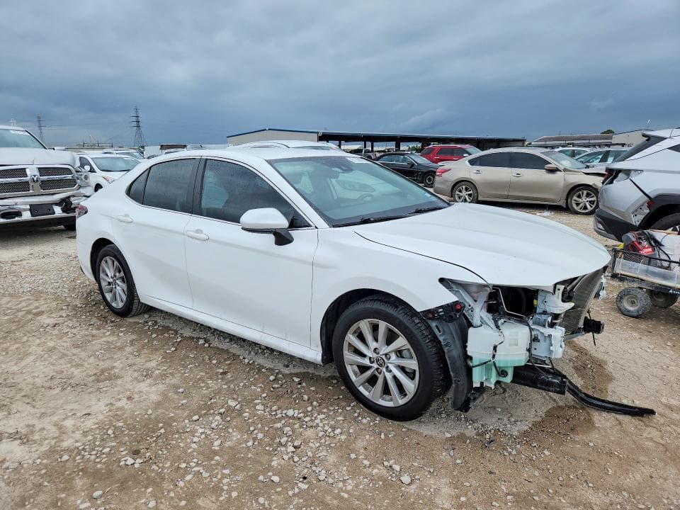 2022 TOYOTA CAMRY LE 4