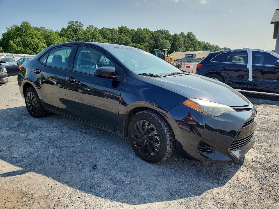 2017 TOYOTA COROLLA LE 4