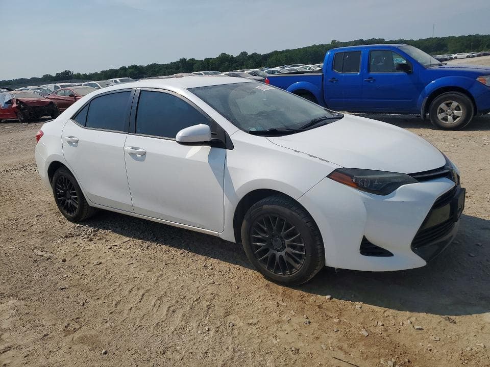 2017 TOYOTA COROLLA LE 4