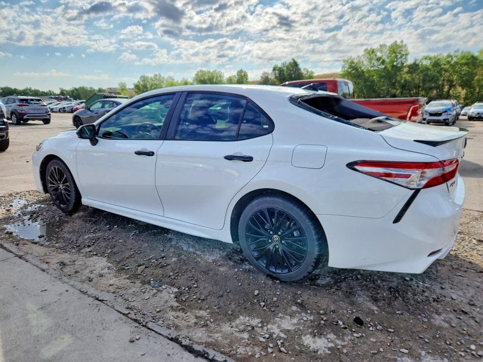 2020 TOYOTA CAMRY SE NIGHTSHADE 2