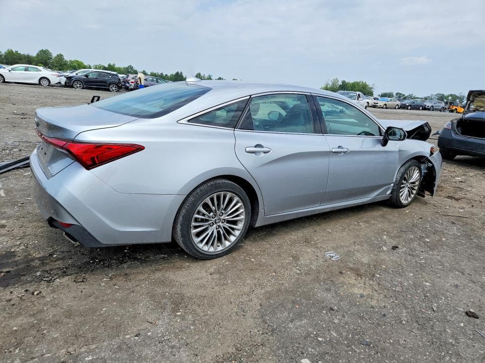 2019 TOYOTA AVALON LIMITED 3