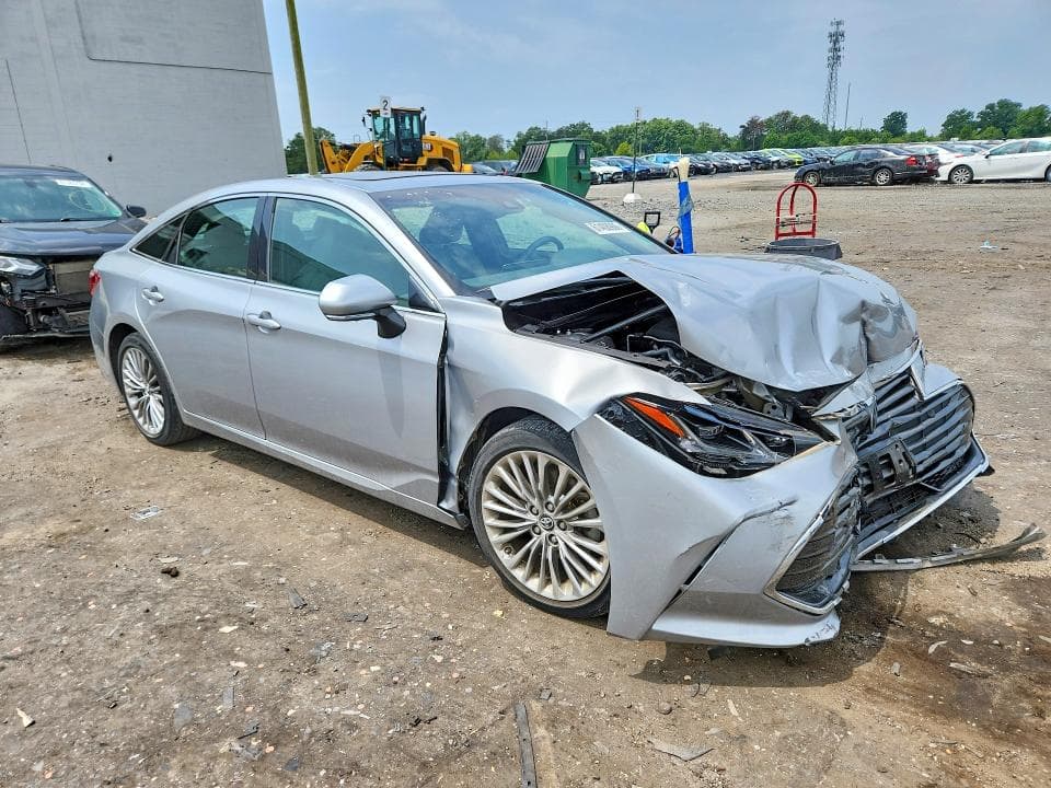 2019 TOYOTA AVALON LIMITED 4