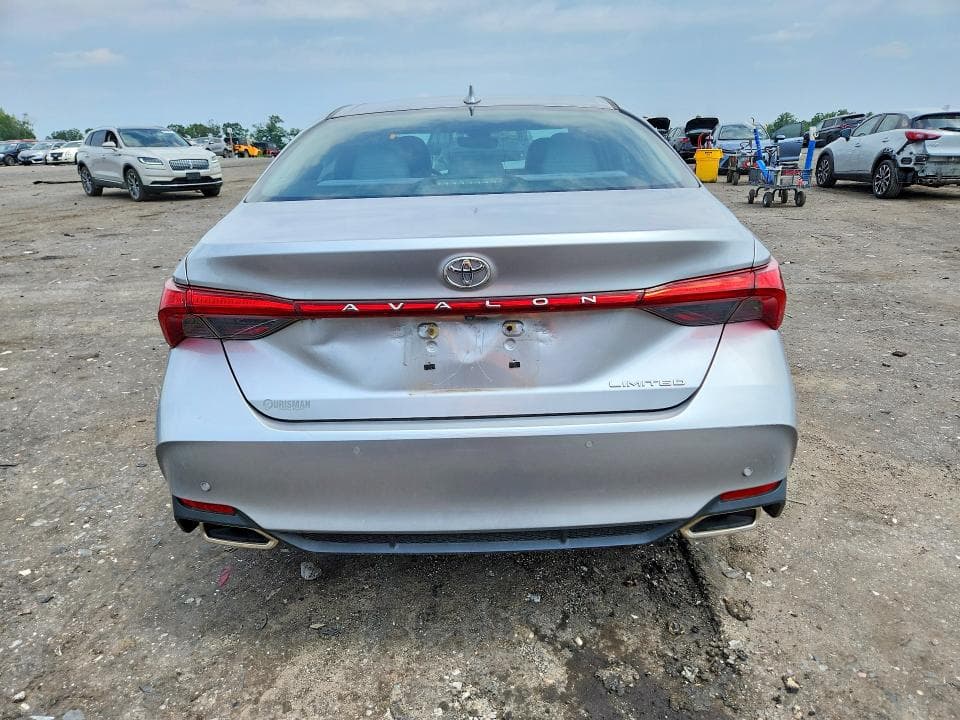 2019 TOYOTA AVALON LIMITED 6