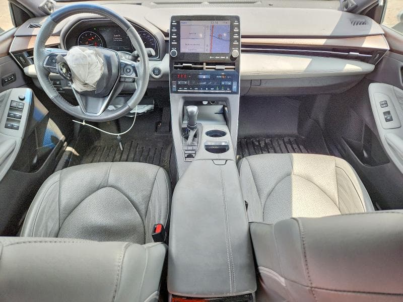 2019 TOYOTA AVALON LIMITED 8