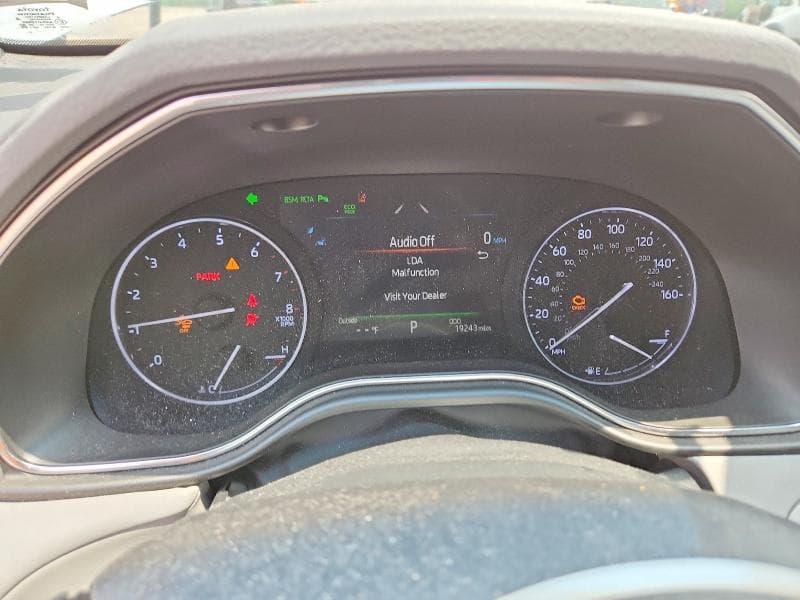 2019 TOYOTA AVALON LIMITED 9