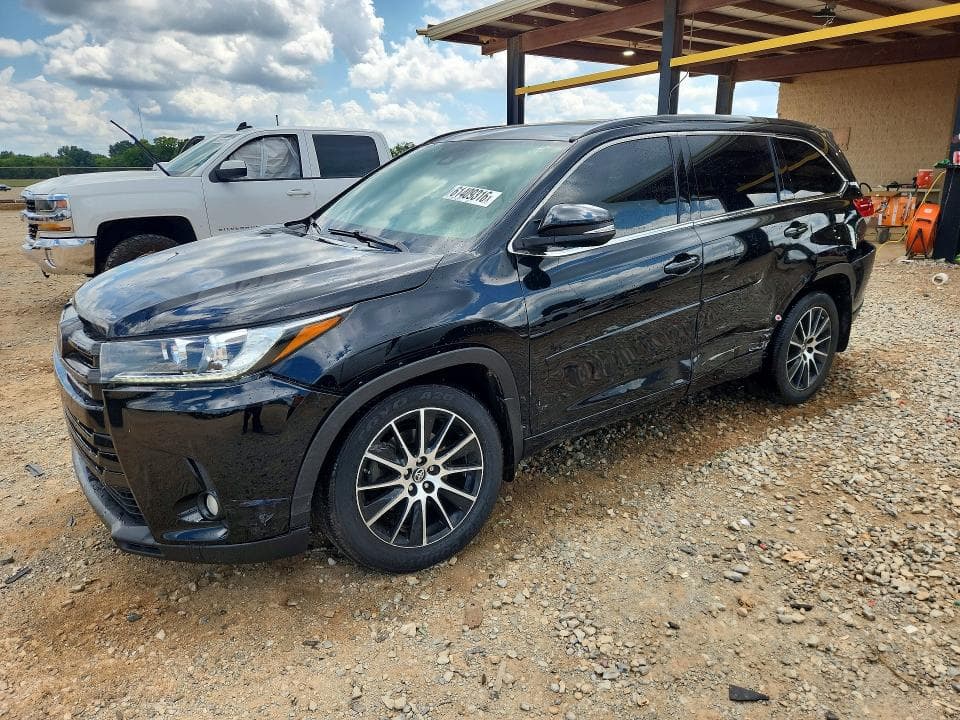 2017 TOYOTA HIGHLANDER SE SE - 1